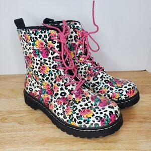 Torrid x Betsey Johnson Leopard Floral Combat Boots Womens Size 9.5 WW